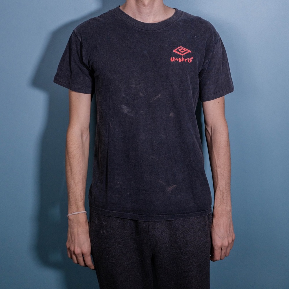 Umbro vintage tee men’s Medium worn bleached black purple